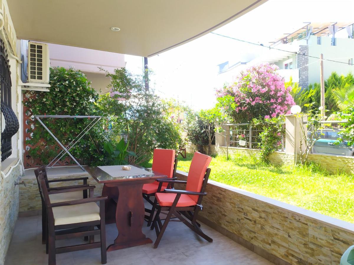 Iro Apartments Néa Péramos Esterno foto