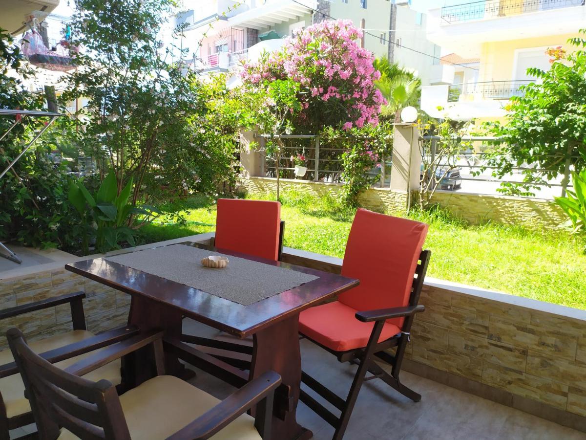 Iro Apartments Néa Péramos Esterno foto
