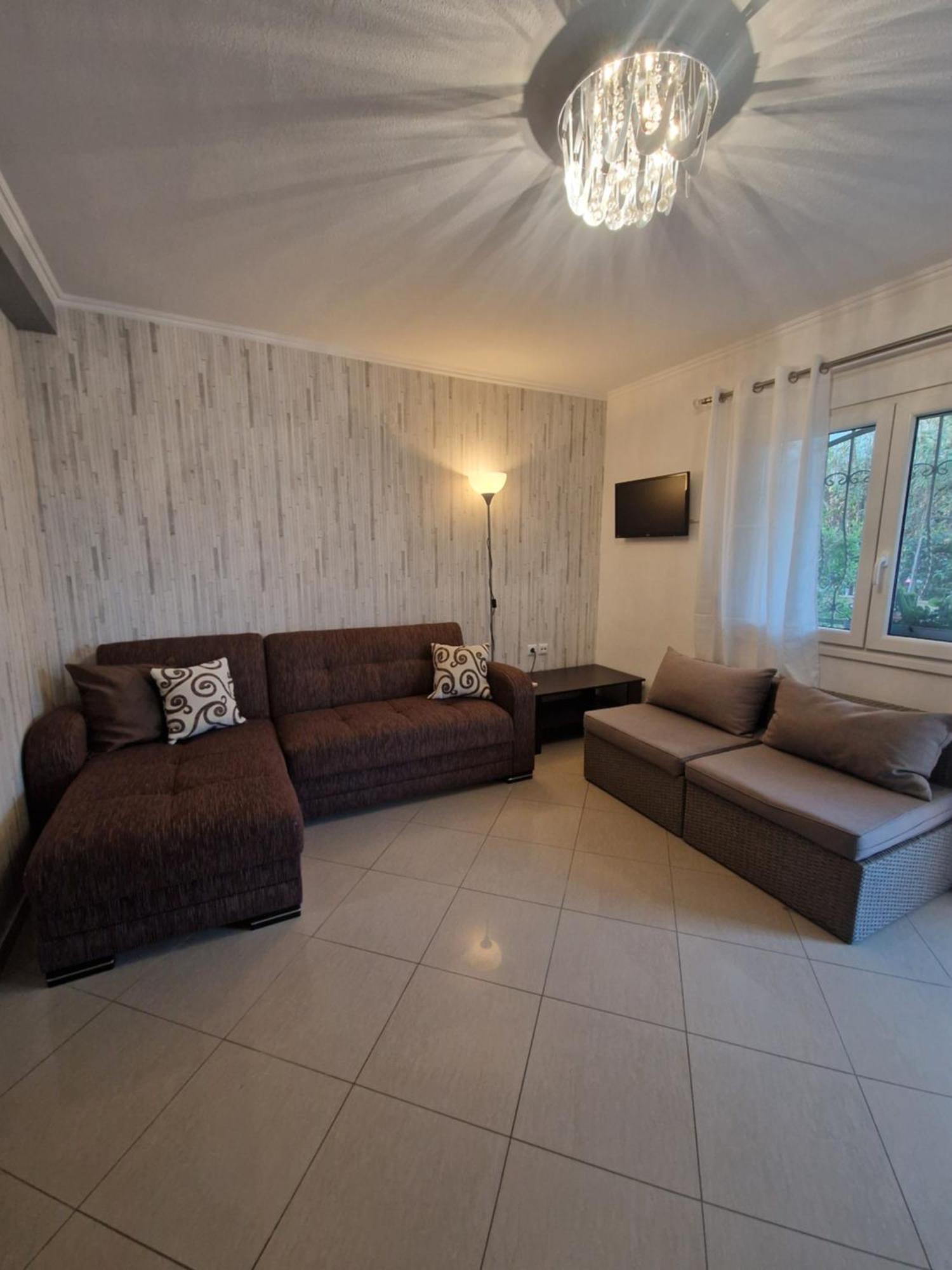 Iro Apartments Néa Péramos Esterno foto
